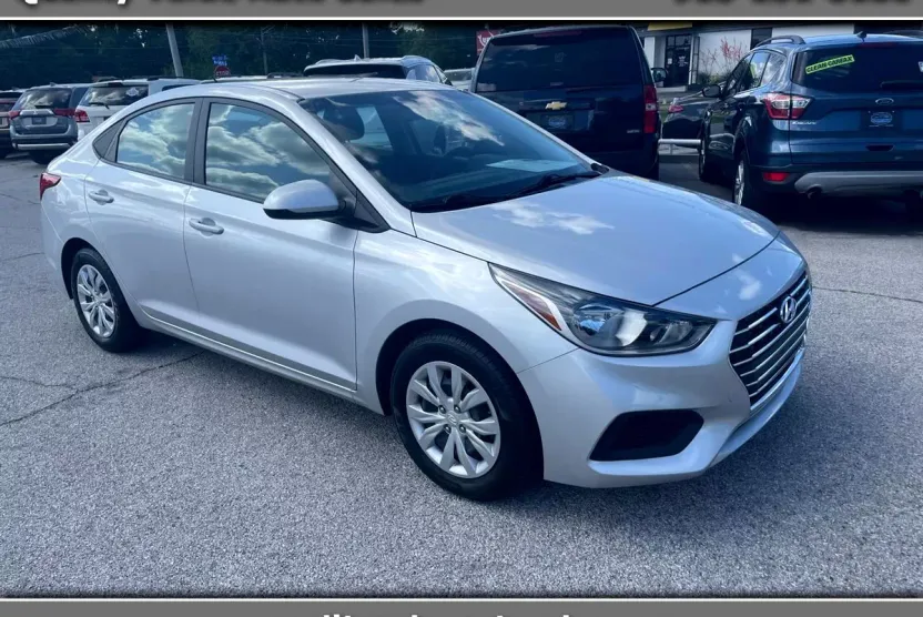 2021 Hyundai Accent SE photo 1