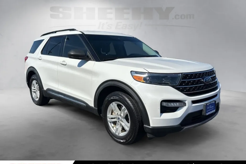 2021 Ford Explorer XLT photo 1