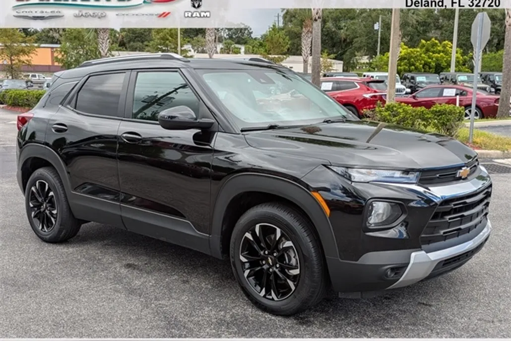2023 Chevrolet Trailblazer LT photo 1
