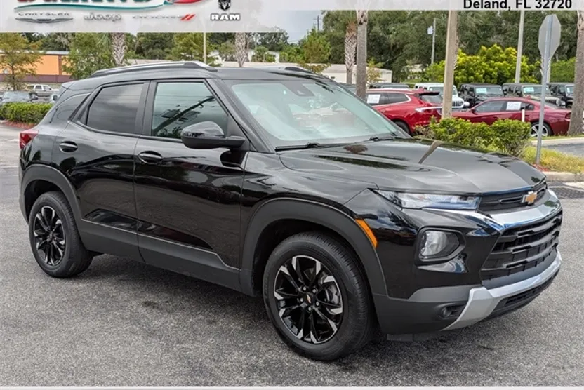 2023 Chevrolet Trailblazer LT photo 1
