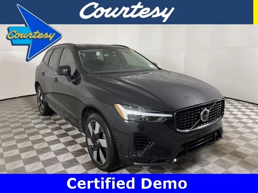 2024 Volvo XC60 photo 1