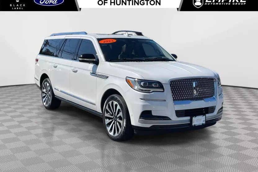 2023 Lincoln Navigator Reserve L photo 1