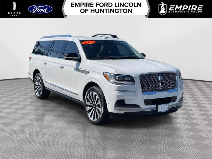 2023 Lincoln Navigator Reserve L photo 1