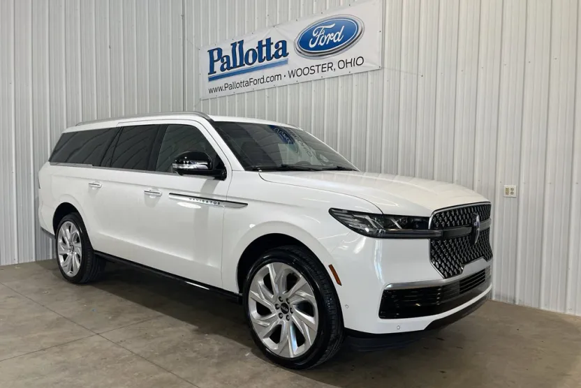 2025 Lincoln Navigator L Reserve photo 1