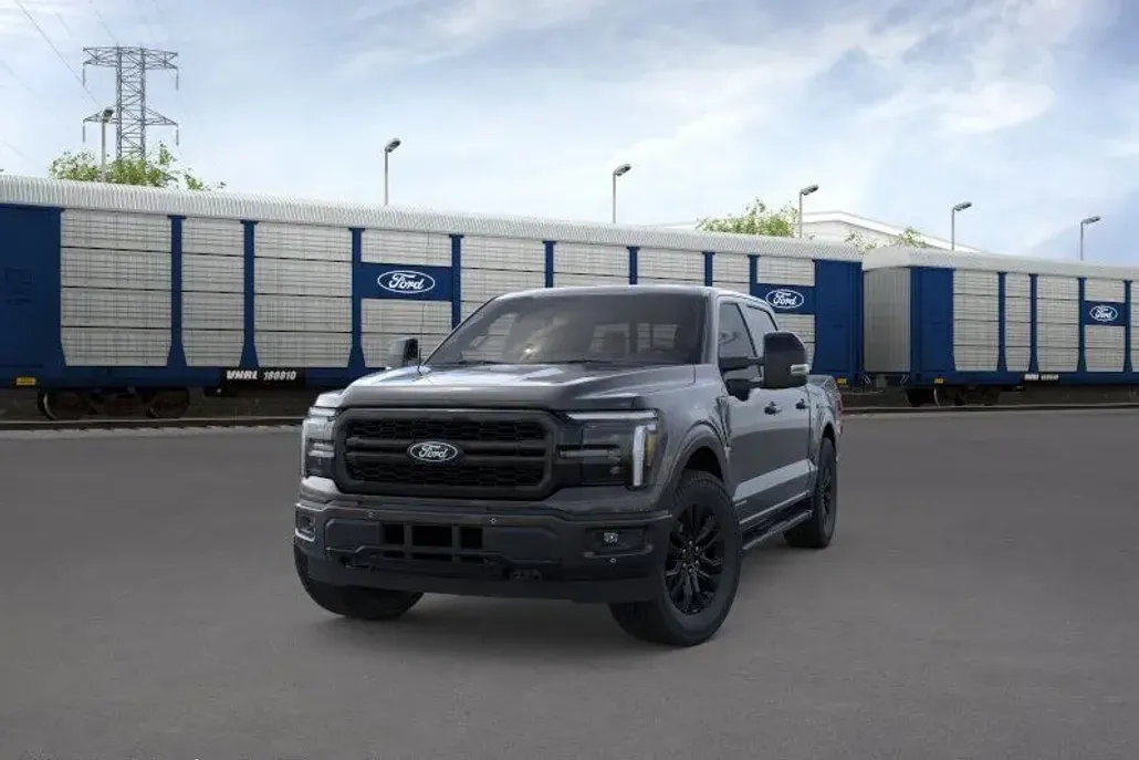 2025 Ford F-150 Lariat photo 1
