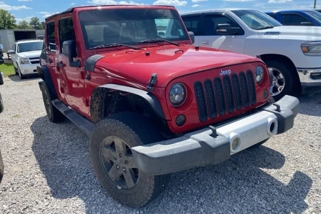 2011 Jeep Wrangler Unlimited Sahara photo 1