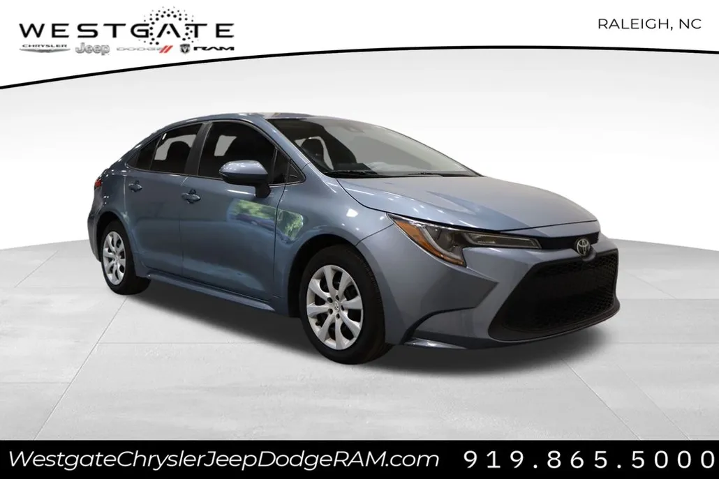 2022 Toyota Corolla LE photo 1