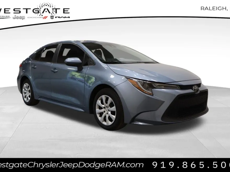 2022 Toyota Corolla LE photo 1