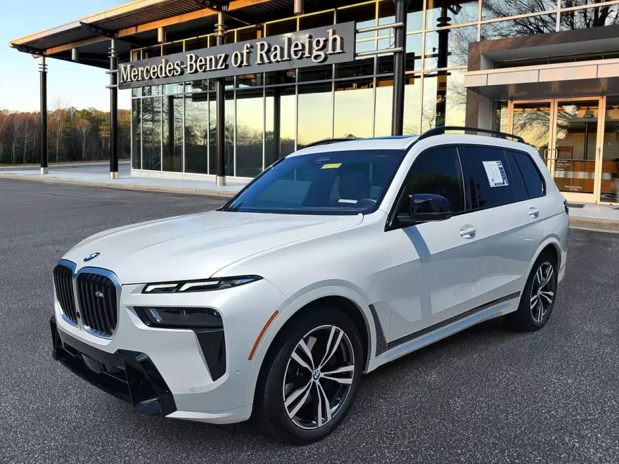 2025 Bmw X7 M60i photo 1