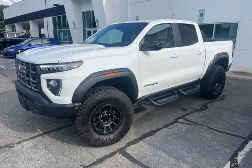 2024 Gmc Canyon AT4X photo 1