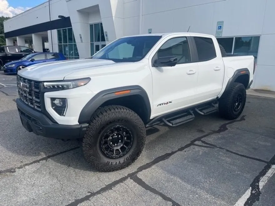 2024 Gmc Canyon AT4X photo 1