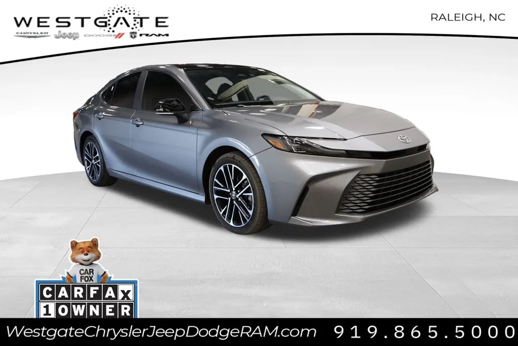 2025 Toyota Camry XLE photo 1