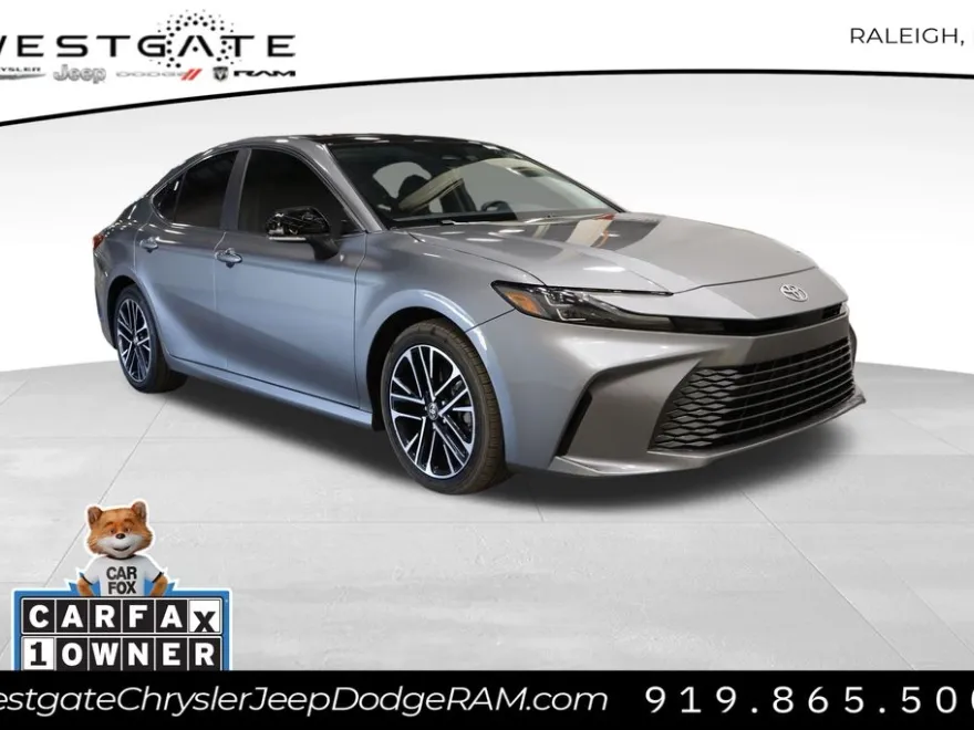 2025 Toyota Camry XLE photo 1