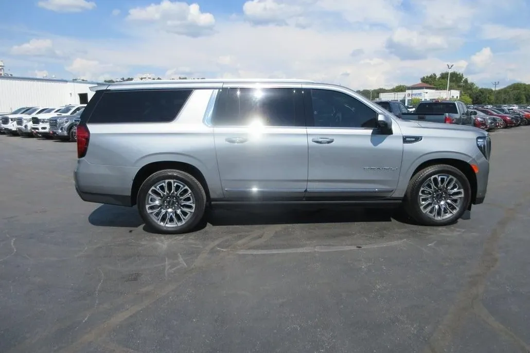 2024 Gmc Yukon XL Denali Ultimate photo 1