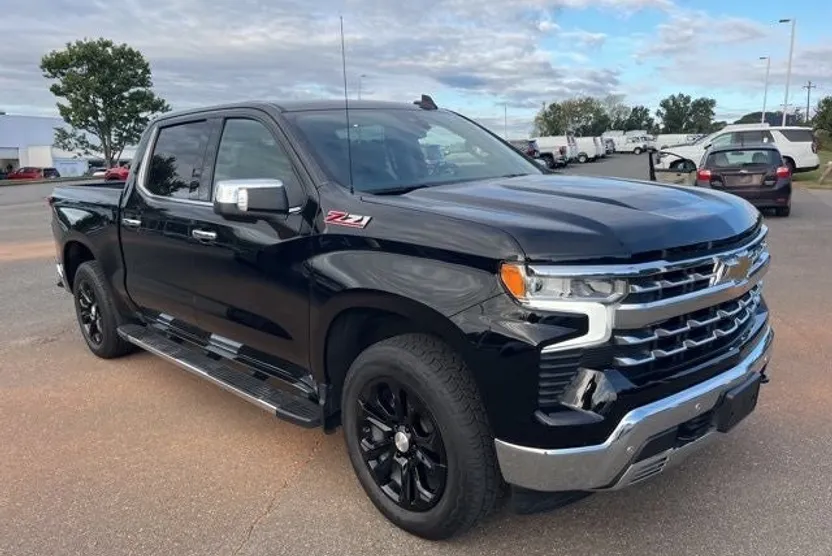 2022 Chevrolet Silverado 1500 LTZ photo 1