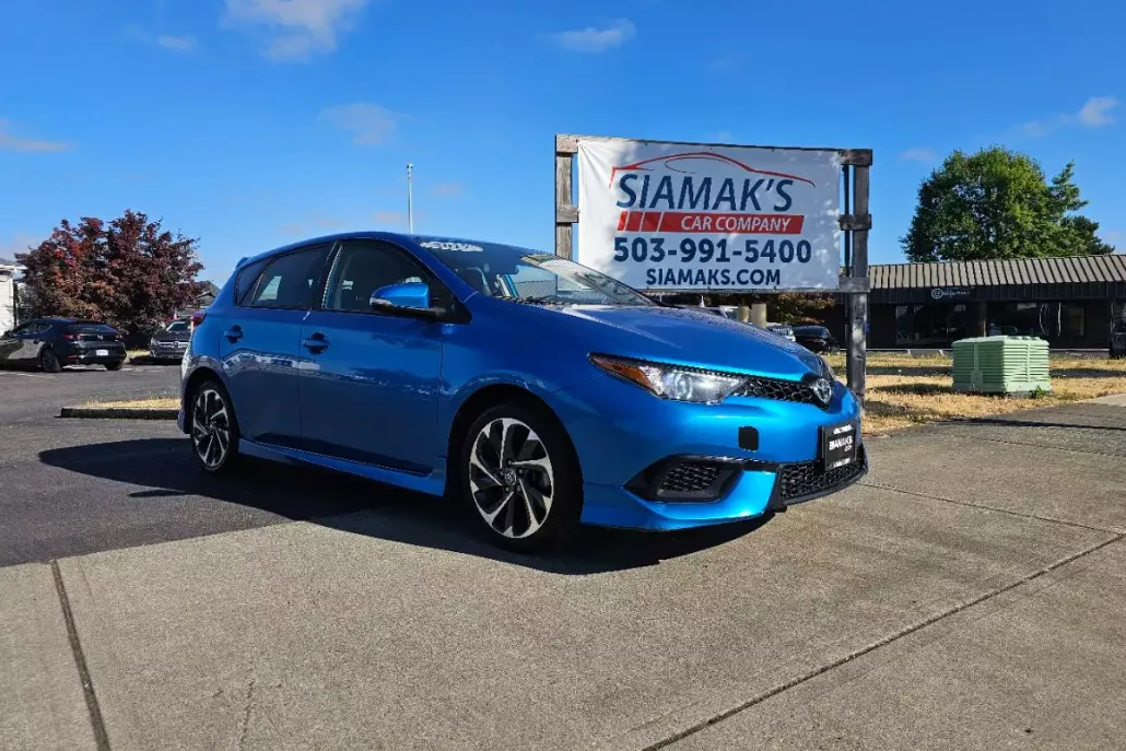 2017 Toyota Corolla iM photo 1