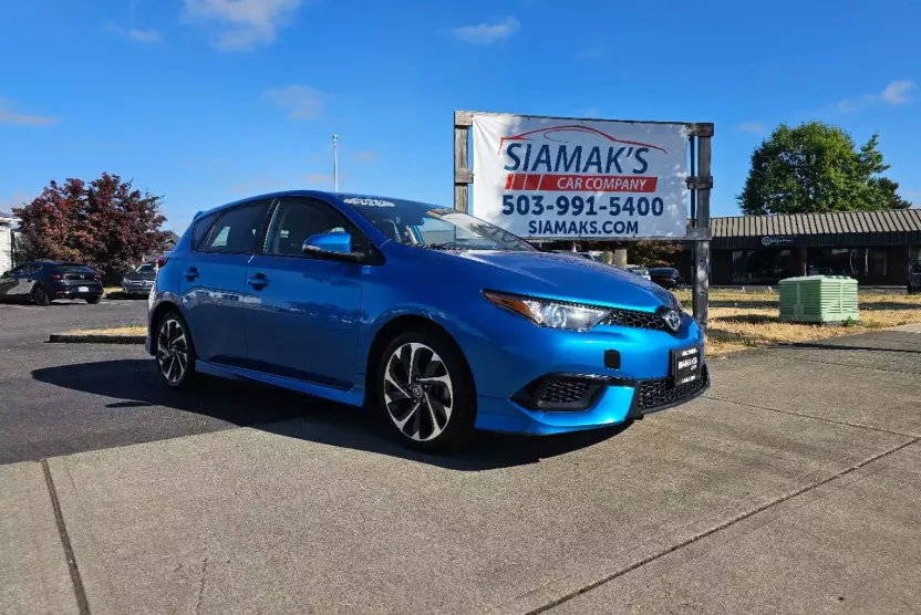 2017 Toyota Corolla iM photo 1