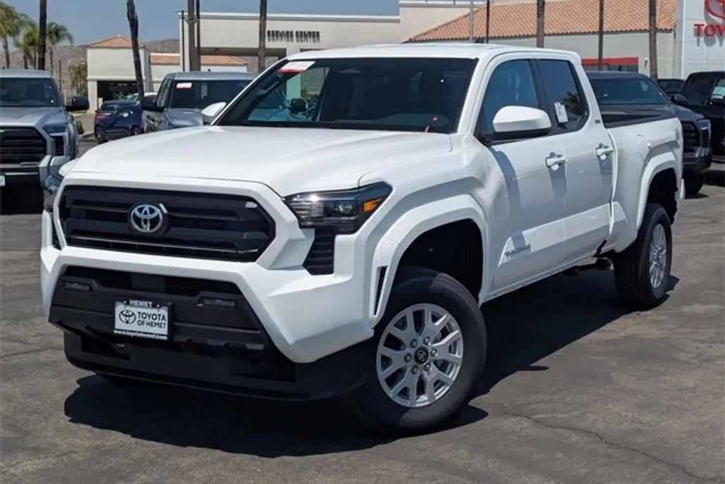 2025 Toyota Tacoma SR5 photo 1