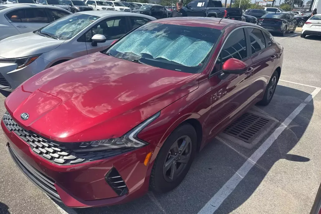 2021 Kia K5 LX photo 1