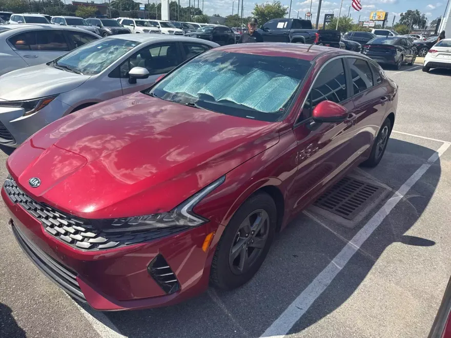 2021 Kia K5 LX photo 1