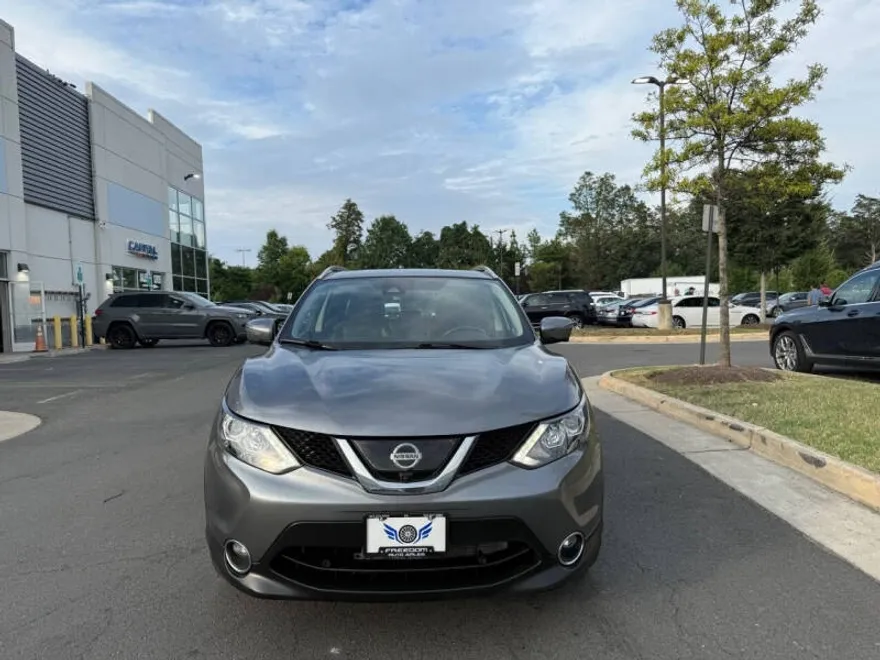 2017 Nissan Rogue Sport SL photo 1