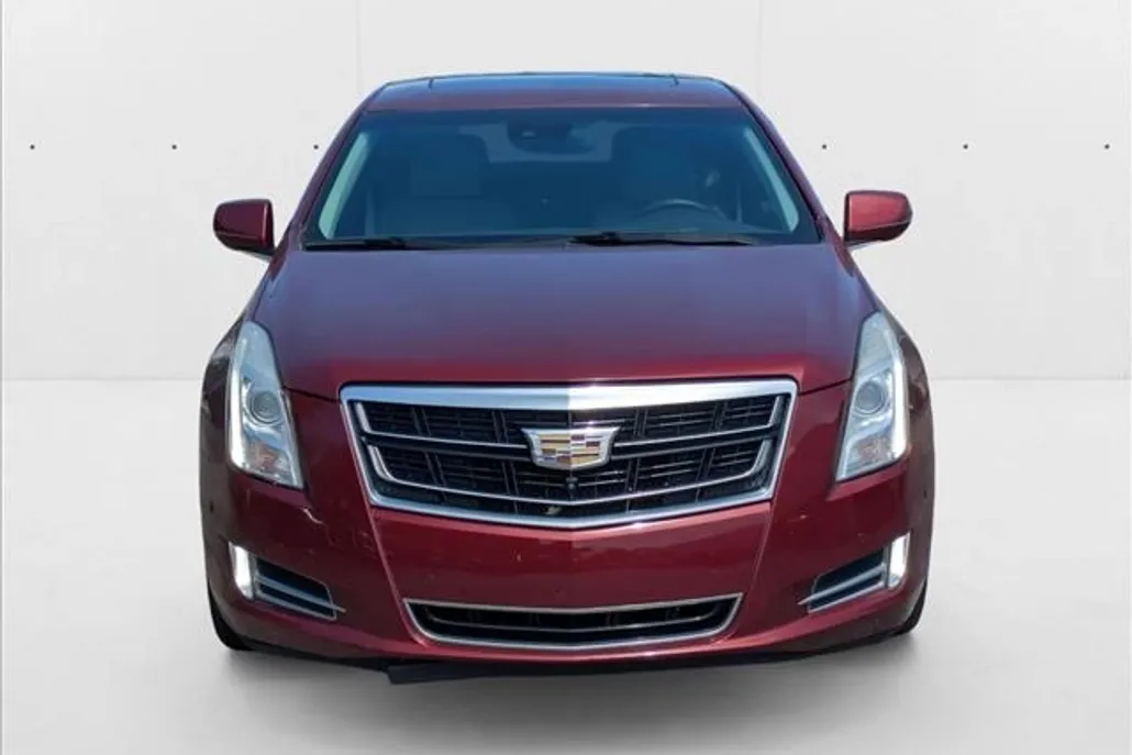 2016 Cadillac XTS Luxury photo 1
