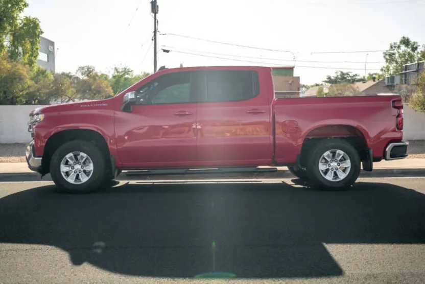 2020 Chevrolet Silverado 1500 LT photo 1