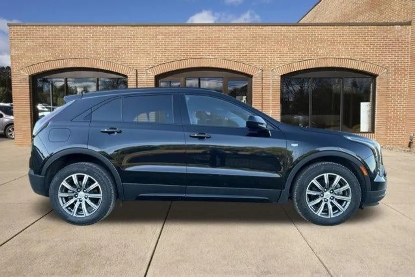 2019 Cadillac XT4 Sport photo 1