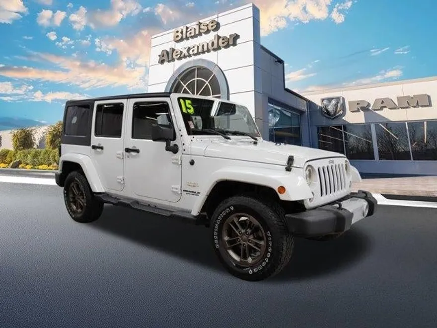 2015 Jeep Wrangler Unlimited Sahara photo 1