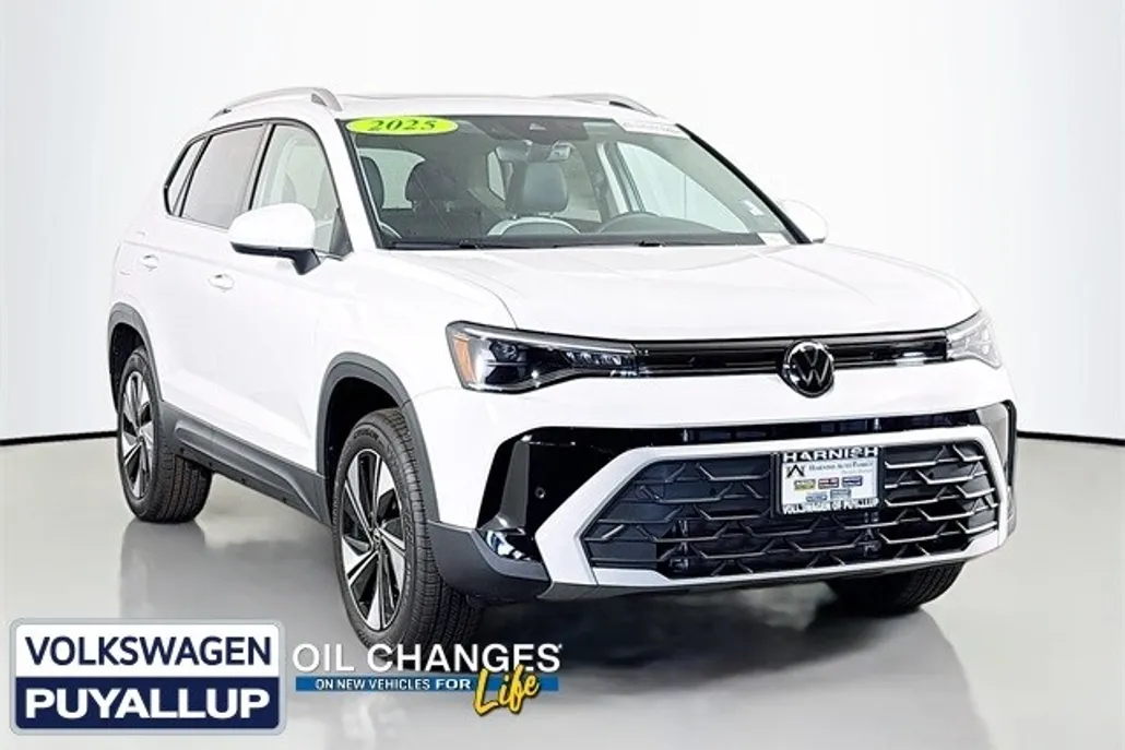 2025 Volkswagen Taos SE photo 1