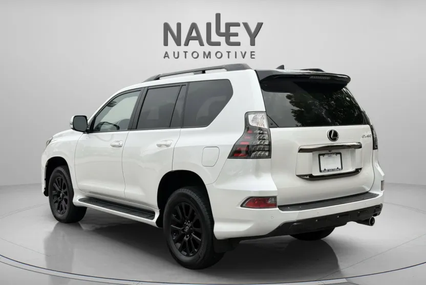 2023 Lexus GX 460 Luxury photo 1