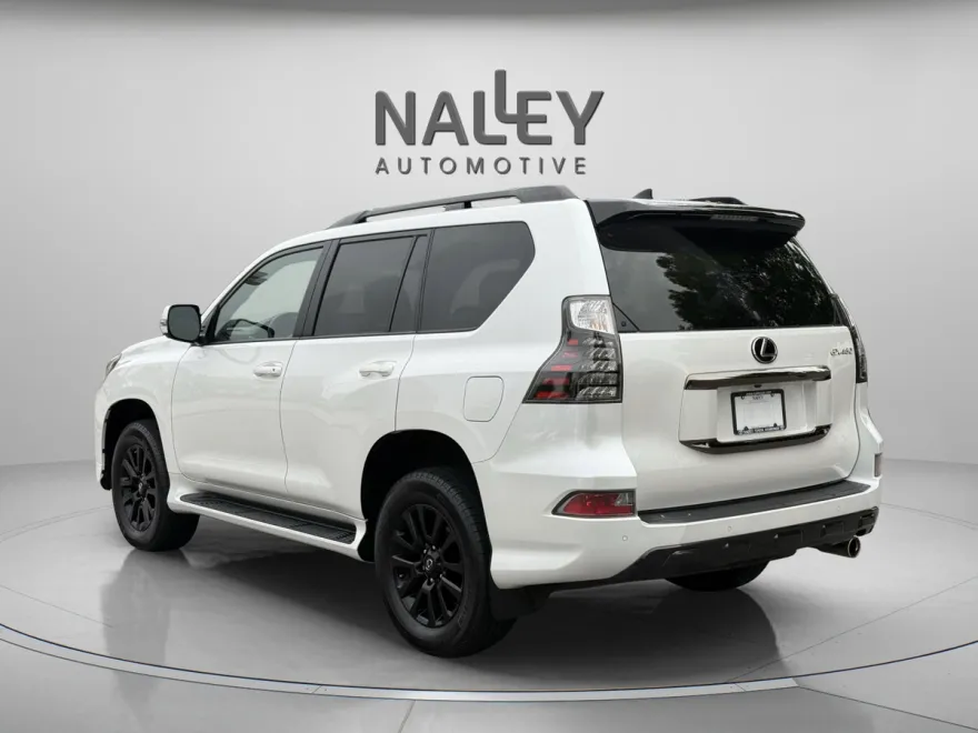 2023 Lexus GX 460 Luxury photo 1