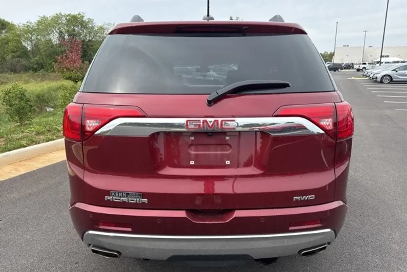 2017 Gmc Acadia Denali photo 1