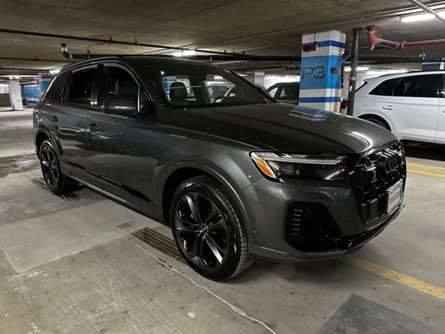 2025 Audi Q7 Premium Plus photo 1