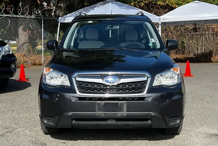 2015 Subaru Forester 2.5i Premium photo 1