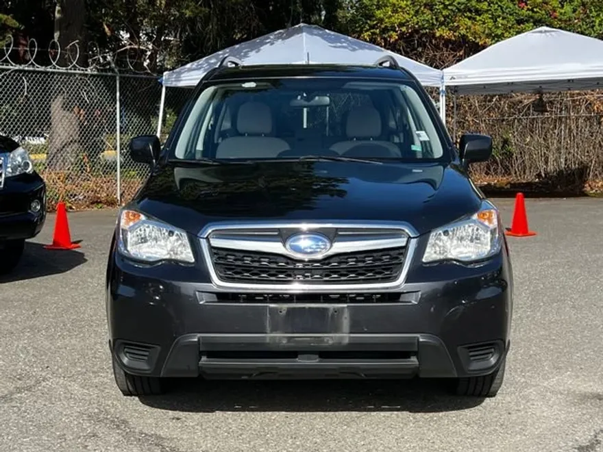 2015 Subaru Forester 2.5i Premium photo 1