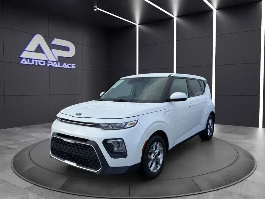 2021 Kia Soul LX photo 1