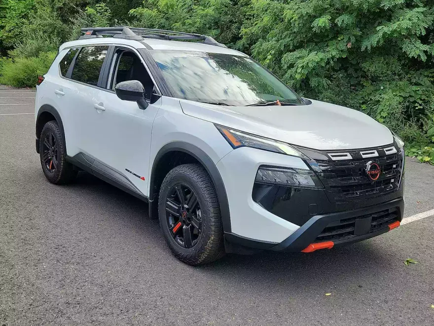 2025 Nissan Rogue SV photo 1