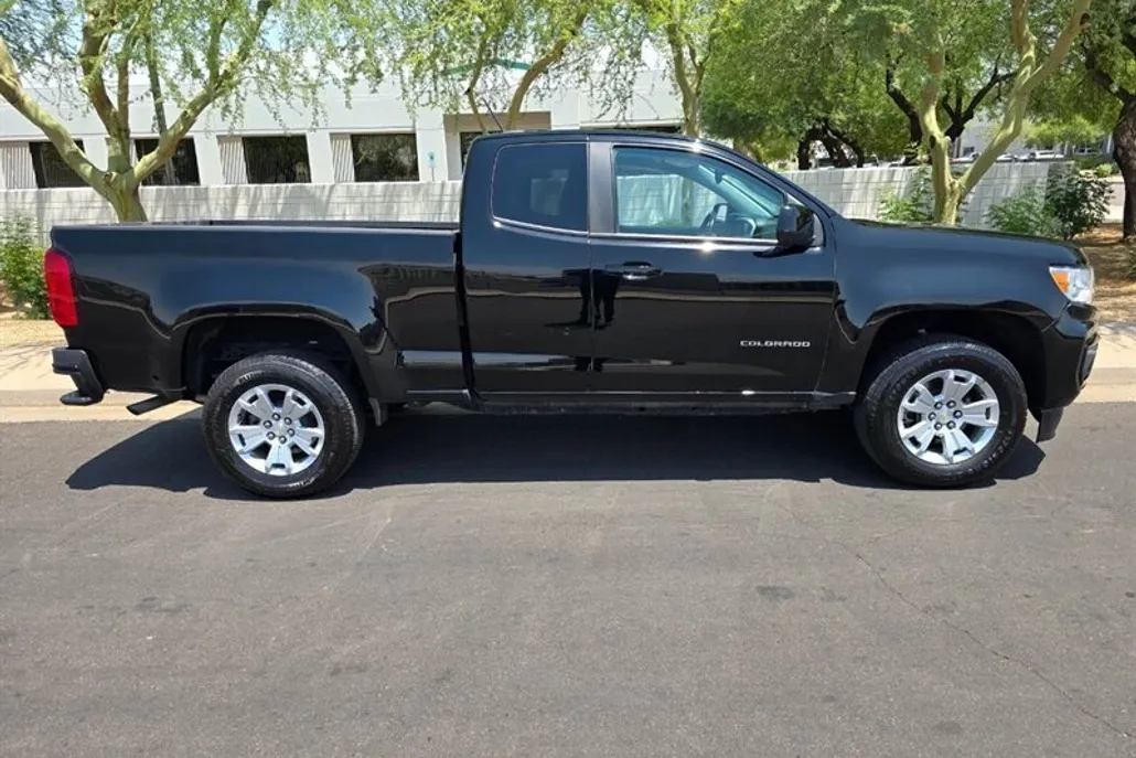 2022 Chevrolet Colorado LT photo 1