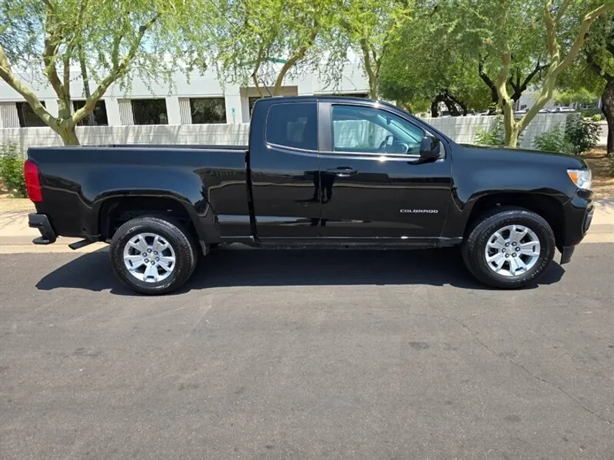 2022 Chevrolet Colorado LT photo 1