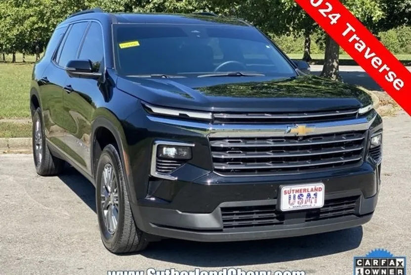 2024 Chevrolet Traverse photo 1