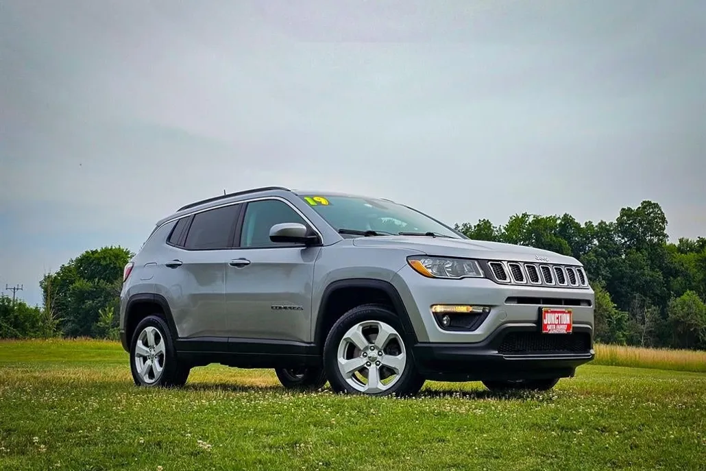 2019 Jeep Compass Latitude photo 1