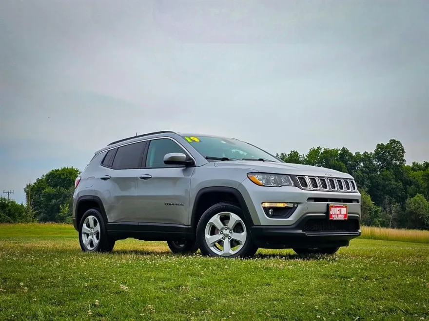2019 Jeep Compass Latitude photo 1