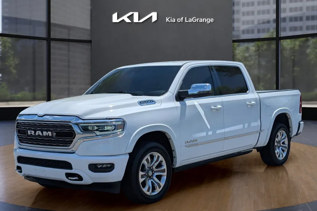 2023 Ram 1500 Limited photo 1
