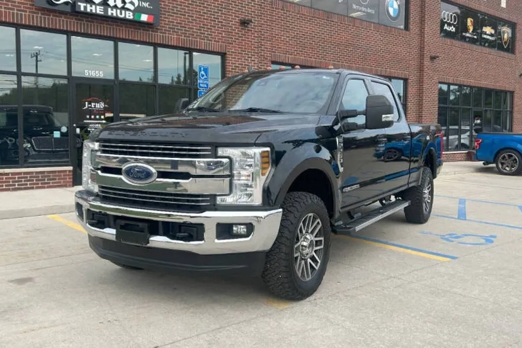 2019 Ford F-250 Lariat photo 1