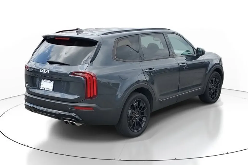 2022 Kia Telluride EX photo 1