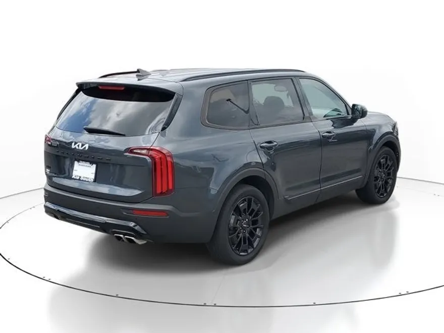 2022 Kia Telluride EX photo 1
