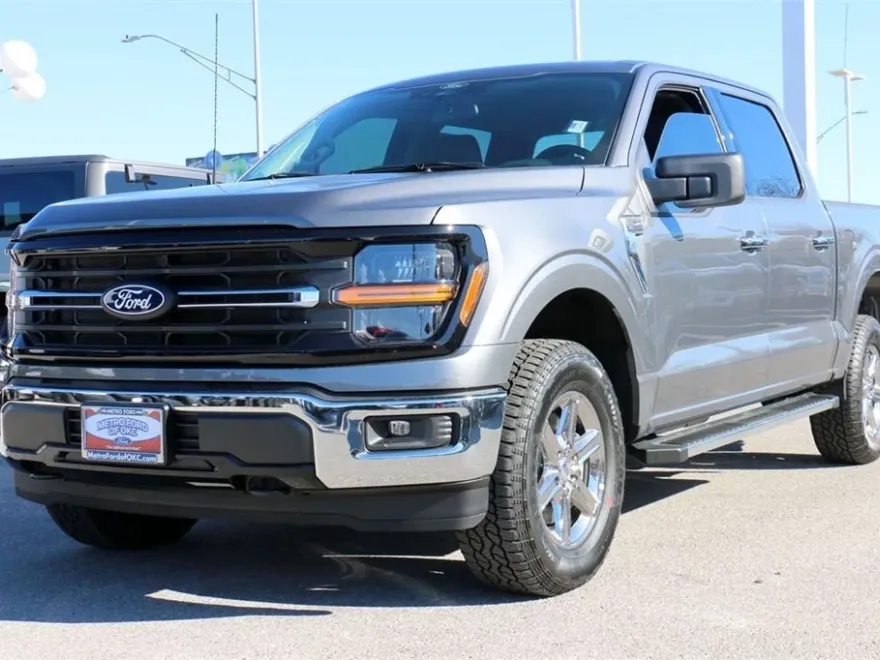 2025 Ford F-150 XLT photo 1