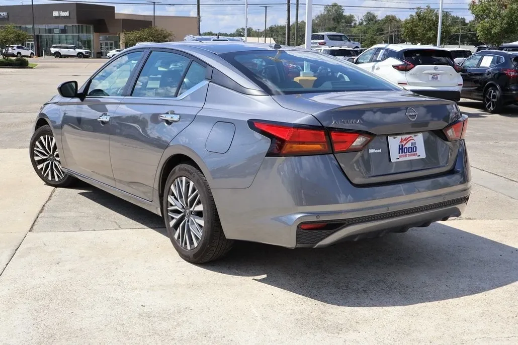 2024 Nissan Altima 2.5 SV photo 1