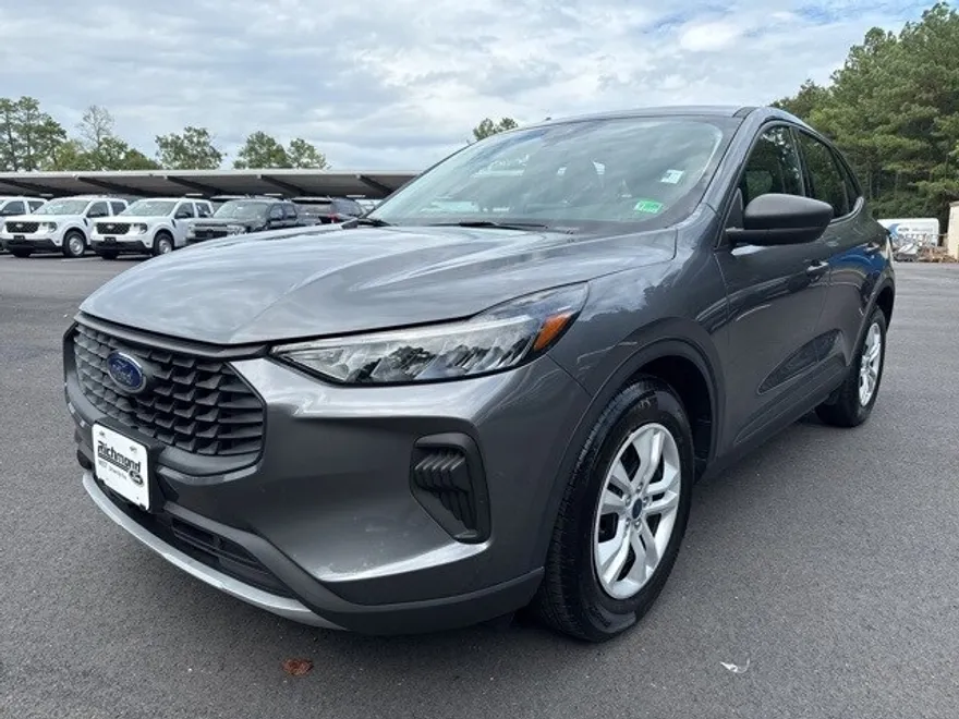 2023 Ford Escape Base photo 1